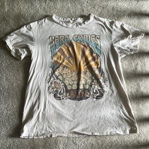 Altered State cream Here Comes the Sun T-shirt size medium